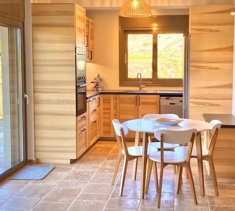 Summer House With A Pool Near Sea, Port & Airport Apartamento Rafína Exterior foto