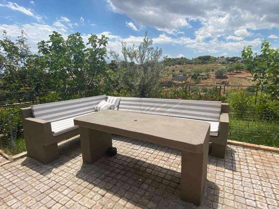 Summer House With A Pool Near Sea, Port & Airport Apartamento Rafína Exterior foto